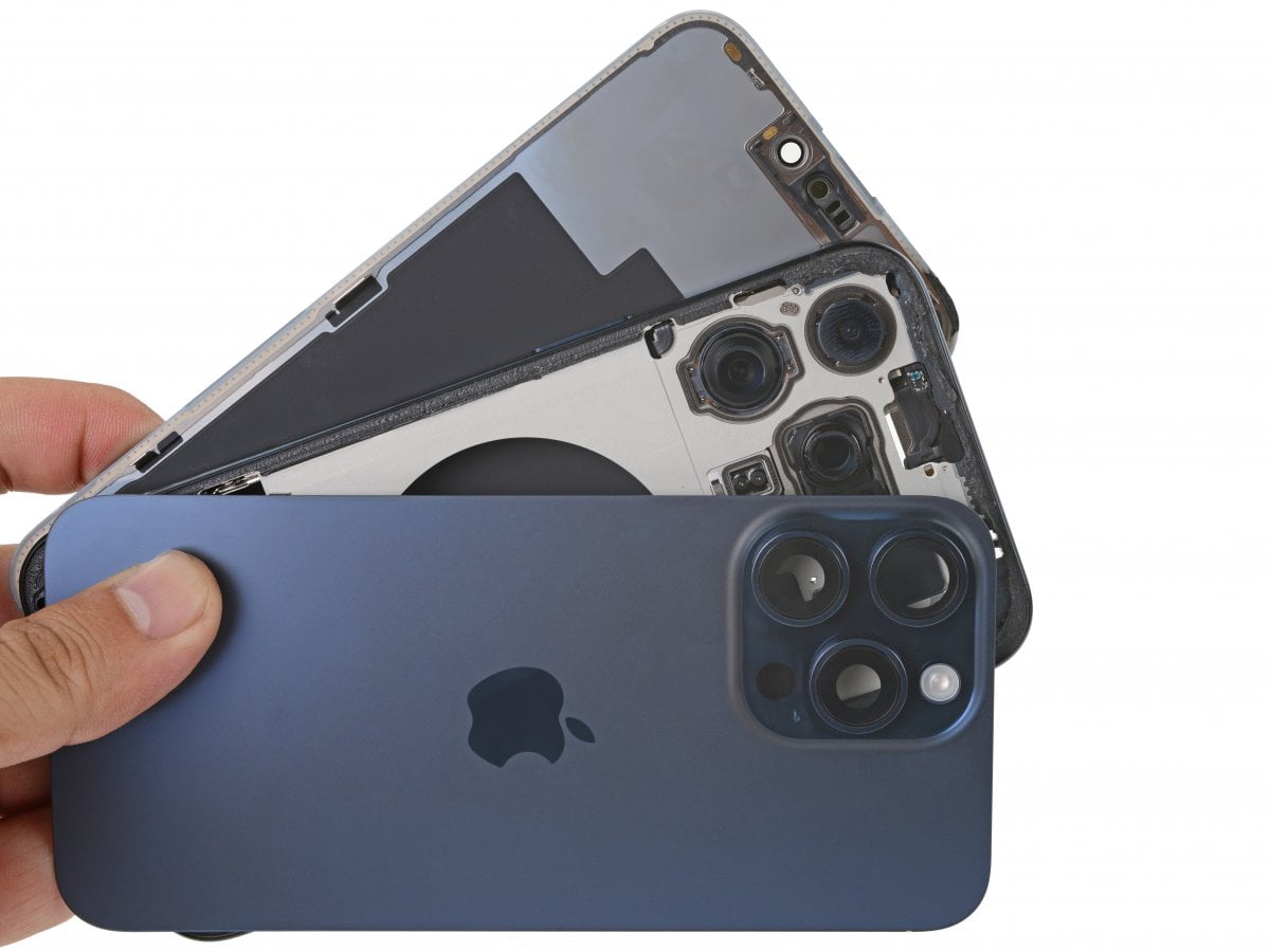 Hur ser iPhone 15 Pro Max ut på insidan?