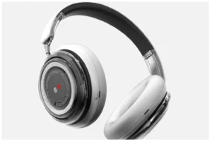 Nothing on hear headphones 1 1536x1029 1