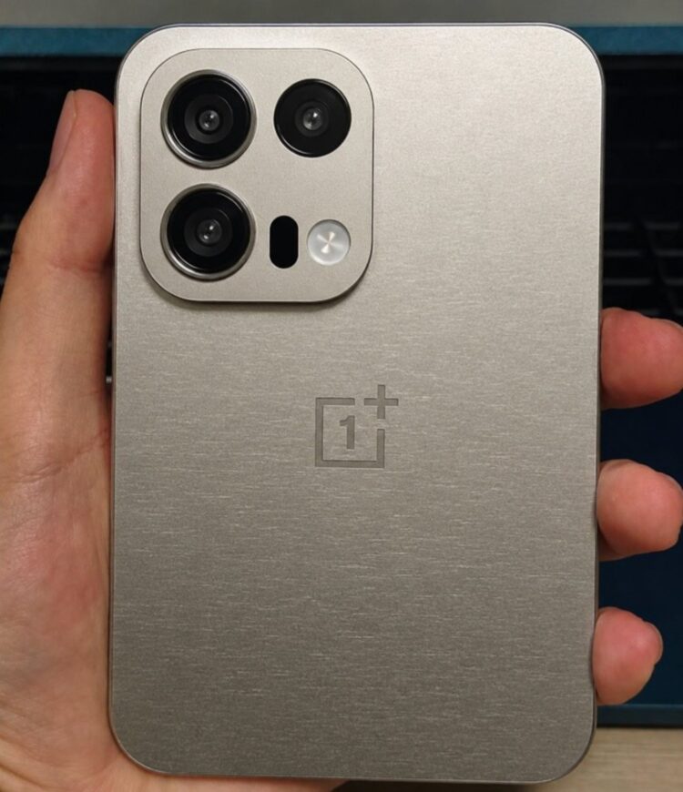 Rykte: OnePlus jobbar på bred smartphone