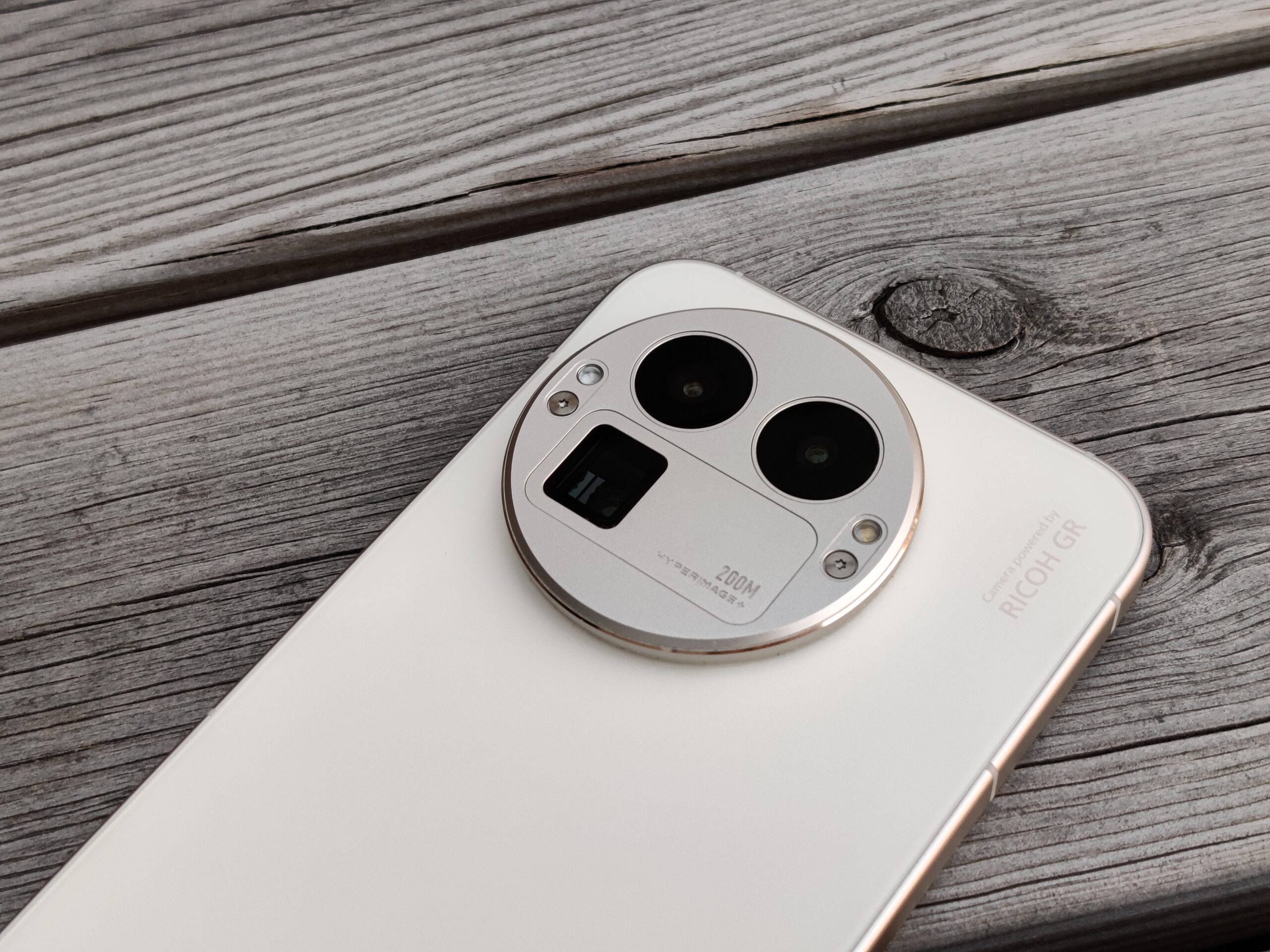 Då förväntas smartphones bli billigare i Sverige igen