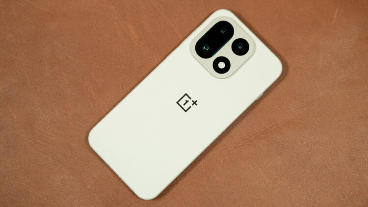 OnePlus 15 och 15R får Android 17 i Sverige
