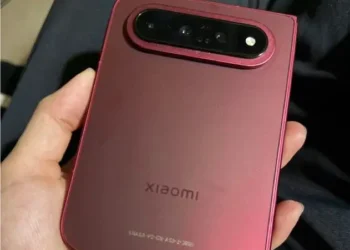 Xiaomi 18 Fold läcker i det vilda